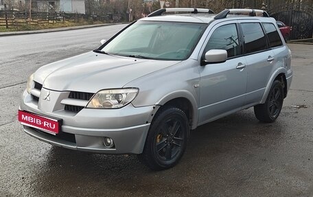 Mitsubishi Outlander III рестайлинг 3, 2007 год, 599 000 рублей, 1 фотография