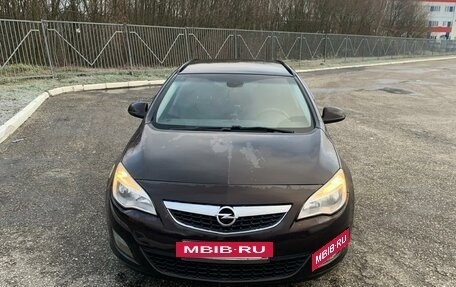 Opel Astra J, 2012 год, 620 000 рублей, 2 фотография