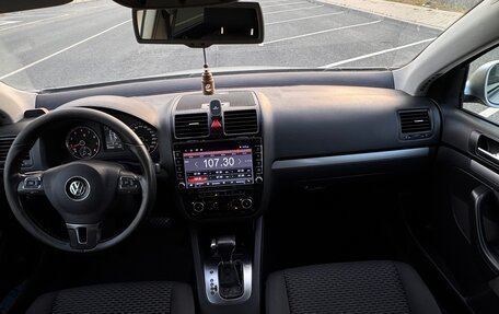 Volkswagen Jetta VI, 2010 год, 799 000 рублей, 12 фотография