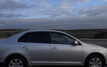 Volkswagen Jetta VI, 2010 год, 799 000 рублей, 5 фотография