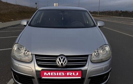Volkswagen Jetta VI, 2010 год, 799 000 рублей, 2 фотография