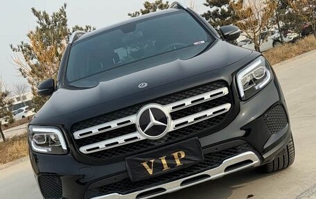 Mercedes-Benz GLB, 2023 год, 2 100 000 рублей, 3 фотография