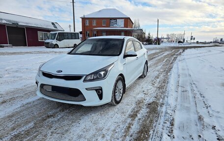 KIA Rio IV, 2018 год, 1 350 000 рублей, 1 фотография