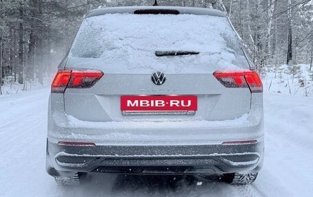 Volkswagen Tiguan II, 2021 год, 2 900 000 рублей, 6 фотография