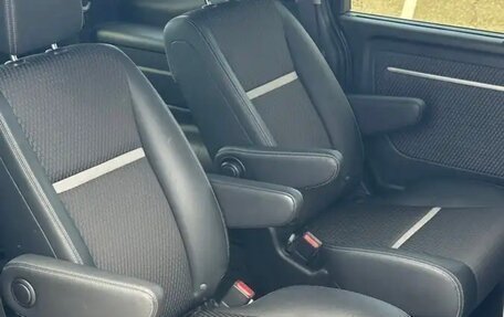 Honda Stepwgn IV, 2017 год, 2 300 000 рублей, 17 фотография