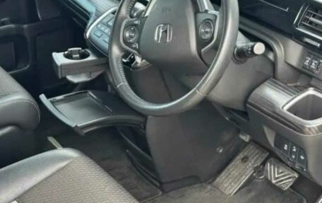 Honda Stepwgn IV, 2017 год, 2 300 000 рублей, 38 фотография