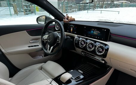 Mercedes-Benz A-Класс, 2019 год, 2 590 000 рублей, 9 фотография