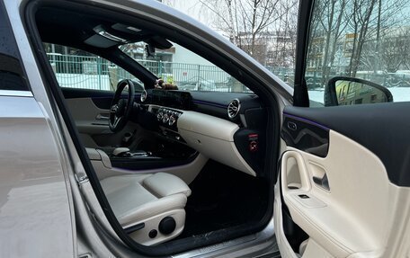 Mercedes-Benz A-Класс, 2019 год, 2 590 000 рублей, 10 фотография