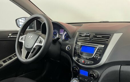 Hyundai Solaris II рестайлинг, 2011 год, 807 000 рублей, 12 фотография