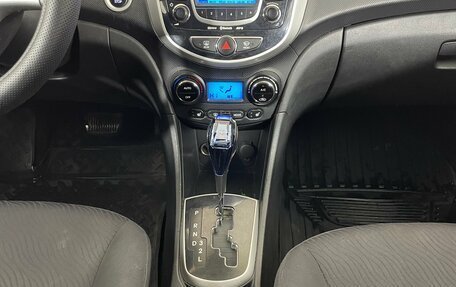 Hyundai Solaris II рестайлинг, 2011 год, 807 000 рублей, 13 фотография