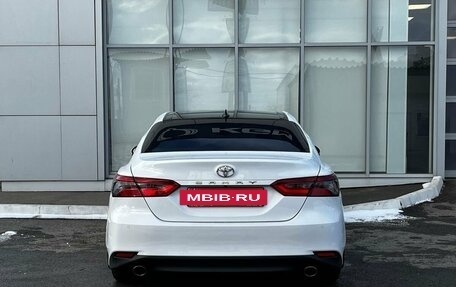 Toyota Camry, 2018 год, 2 300 000 рублей, 6 фотография