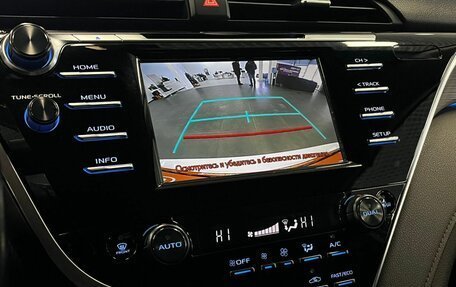 Toyota Camry, 2018 год, 2 300 000 рублей, 17 фотография