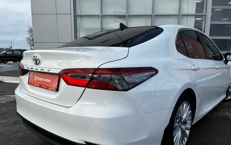 Toyota Camry, 2018 год, 2 300 000 рублей, 10 фотография