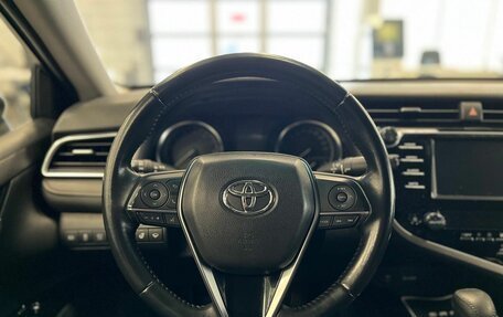 Toyota Camry, 2018 год, 2 300 000 рублей, 14 фотография