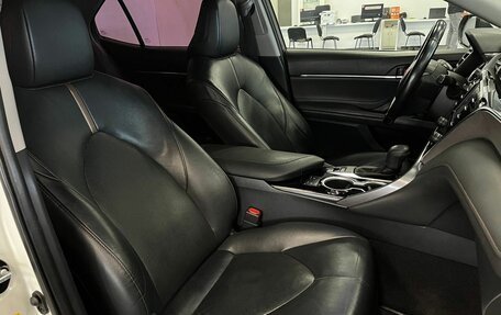 Toyota Camry, 2018 год, 2 300 000 рублей, 30 фотография