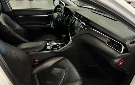 Toyota Camry, 2018 год, 2 300 000 рублей, 29 фотография