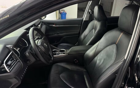 Toyota Camry, 2019 год, 3 090 000 рублей, 7 фотография