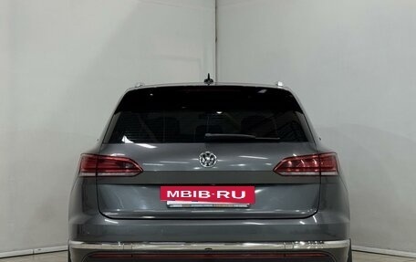 Volkswagen Touareg III, 2020 год, 3 999 000 рублей, 2 фотография