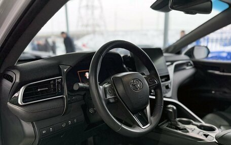 Toyota Camry, 2023 год, 3 699 000 рублей, 11 фотография