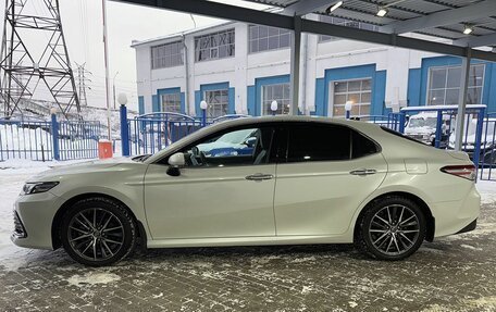 Toyota Camry, 2023 год, 3 699 000 рублей, 2 фотография