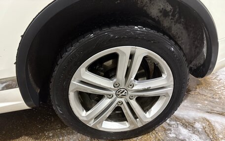 Volkswagen Touareg III, 2011 год, 2 199 000 рублей, 5 фотография