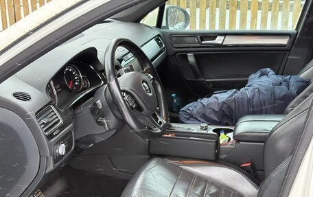 Volkswagen Touareg III, 2011 год, 2 199 000 рублей, 8 фотография