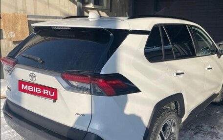 Toyota RAV4, 2020 год, 3 500 000 рублей, 4 фотография