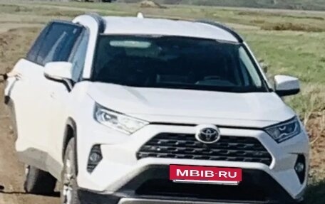 Toyota RAV4, 2020 год, 3 500 000 рублей, 8 фотография