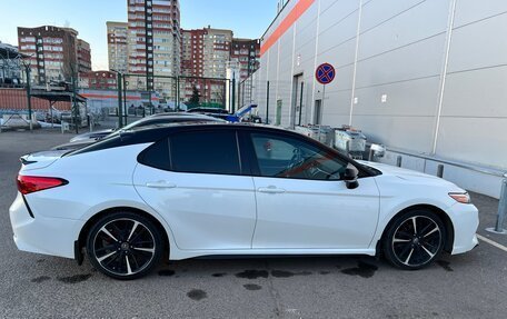 Toyota Camry, 2018 год, 2 380 000 рублей, 4 фотография