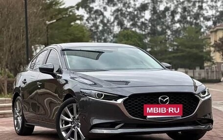 Mazda 3, 2022 год, 1 800 000 рублей, 3 фотография