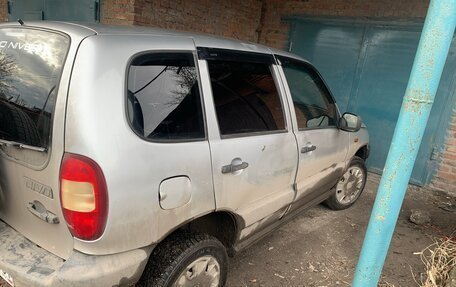 Chevrolet Niva I рестайлинг, 2003 год, 300 000 рублей, 3 фотография