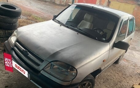 Chevrolet Niva I рестайлинг, 2003 год, 300 000 рублей, 5 фотография