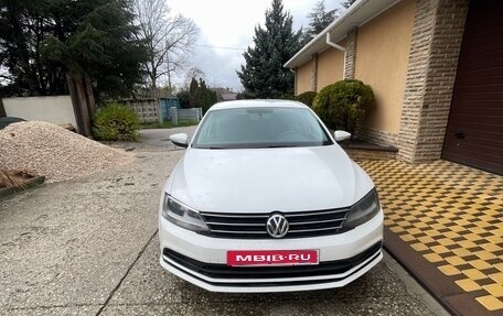 Volkswagen Jetta VI, 2015 год, 899 000 рублей, 2 фотография