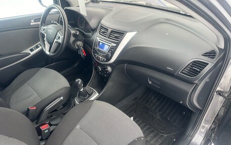 Hyundai Solaris II рестайлинг, 2011 год, 760 000 рублей, 18 фотография