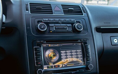 Volkswagen Touran III, 2011 год, 995 000 рублей, 14 фотография