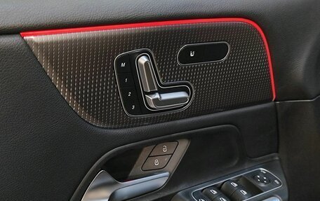 Mercedes-Benz GLB, 2020 год, 3 989 000 рублей, 12 фотография