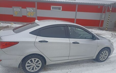 Hyundai Solaris II рестайлинг, 2014 год, 670 000 рублей, 4 фотография