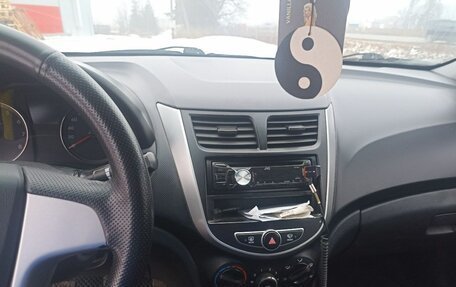 Hyundai Solaris II рестайлинг, 2014 год, 670 000 рублей, 8 фотография