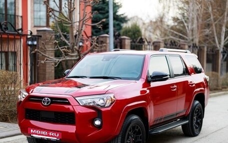 Toyota 4Runner V, 2021 год, 5 700 000 рублей, 2 фотография