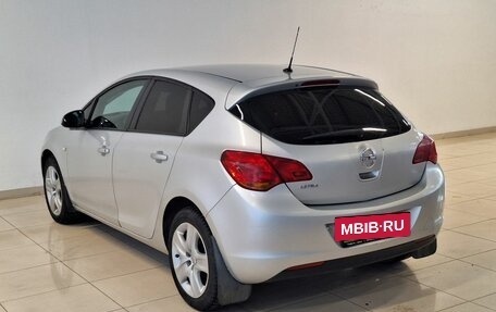 Opel Astra J, 2011 год, 670 000 рублей, 6 фотография