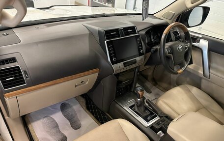 Toyota Land Cruiser Prado 150 рестайлинг 2, 2021 год, 6 399 900 рублей, 13 фотография