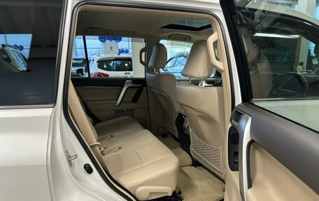 Toyota Land Cruiser Prado 150 рестайлинг 2, 2021 год, 6 399 900 рублей, 19 фотография