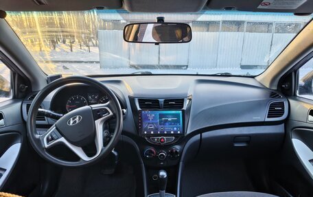 Hyundai Solaris II рестайлинг, 2011 год, 760 000 рублей, 1 фотография