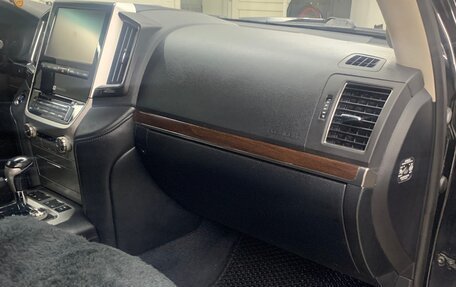 Toyota Land Cruiser 200, 2017 год, 6 200 000 рублей, 4 фотография
