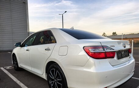 Toyota Camry, 2017 год, 1 890 000 рублей, 6 фотография