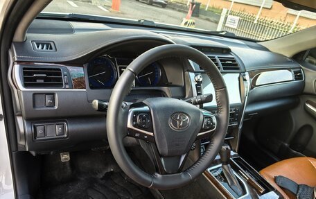 Toyota Camry, 2017 год, 1 890 000 рублей, 13 фотография