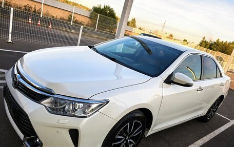 Toyota Camry, 2017 год, 1 890 000 рублей, 4 фотография