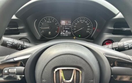 Honda Vezel, 2023 год, 2 200 000 рублей, 8 фотография