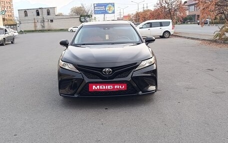 Toyota Camry, 2018 год, 2 600 000 рублей, 2 фотография