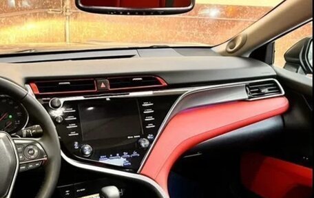 Toyota Camry, 2018 год, 2 600 000 рублей, 13 фотография